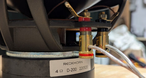 Die Anschlussklemmern des Reckhorn D-200 Chassis