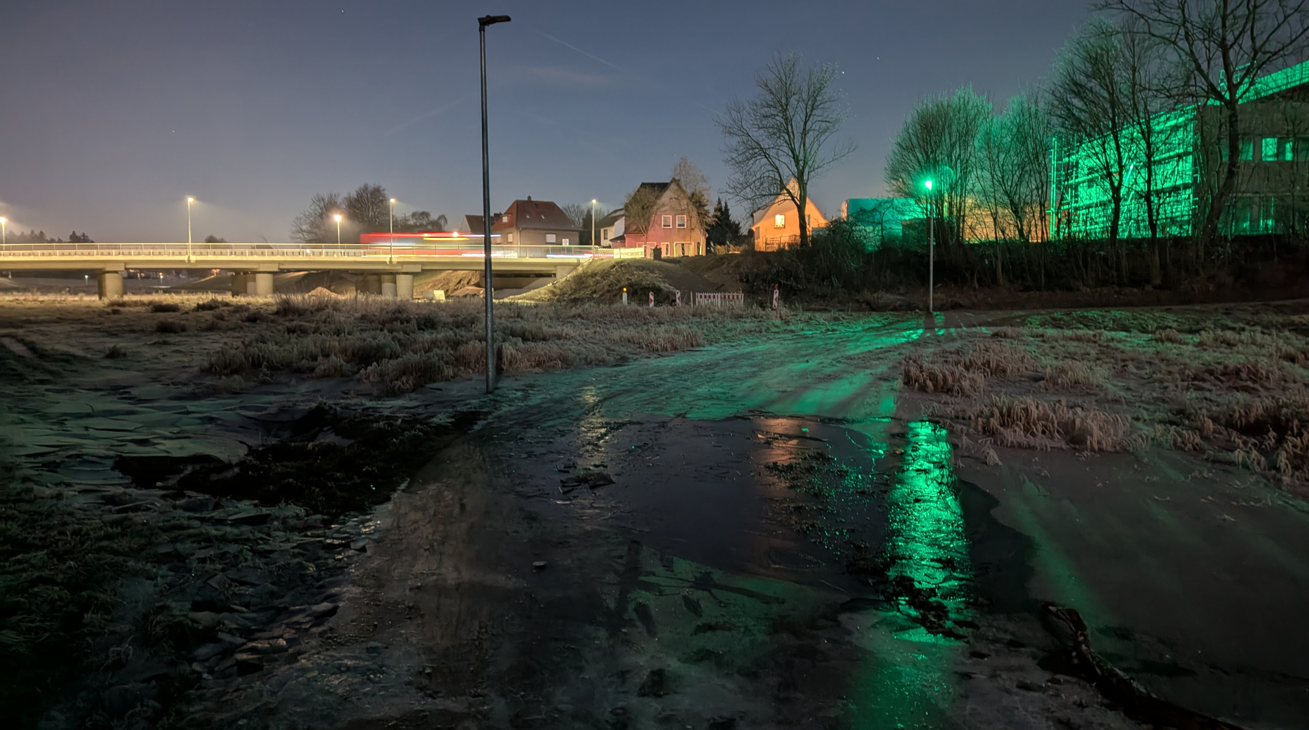 Die Eisbahn ist nun in der Flutmulde